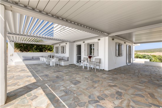 Villa Dioni Paros. A luxury Villa in Paros Greece